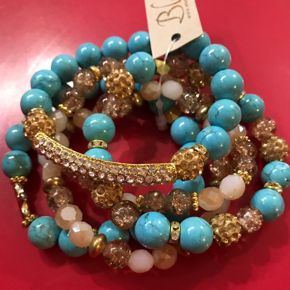 NWT beautiful turquoise bracelet